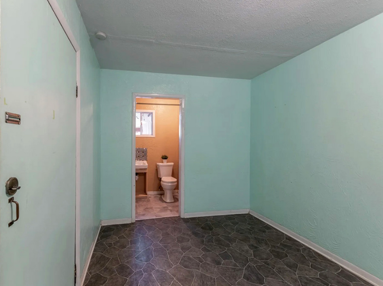 Building Photo - 331 Avant Ave