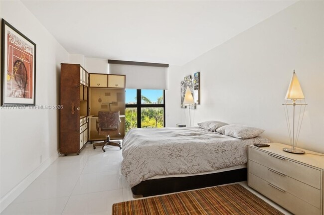 Building Photo - 2000 Towerside Terrace