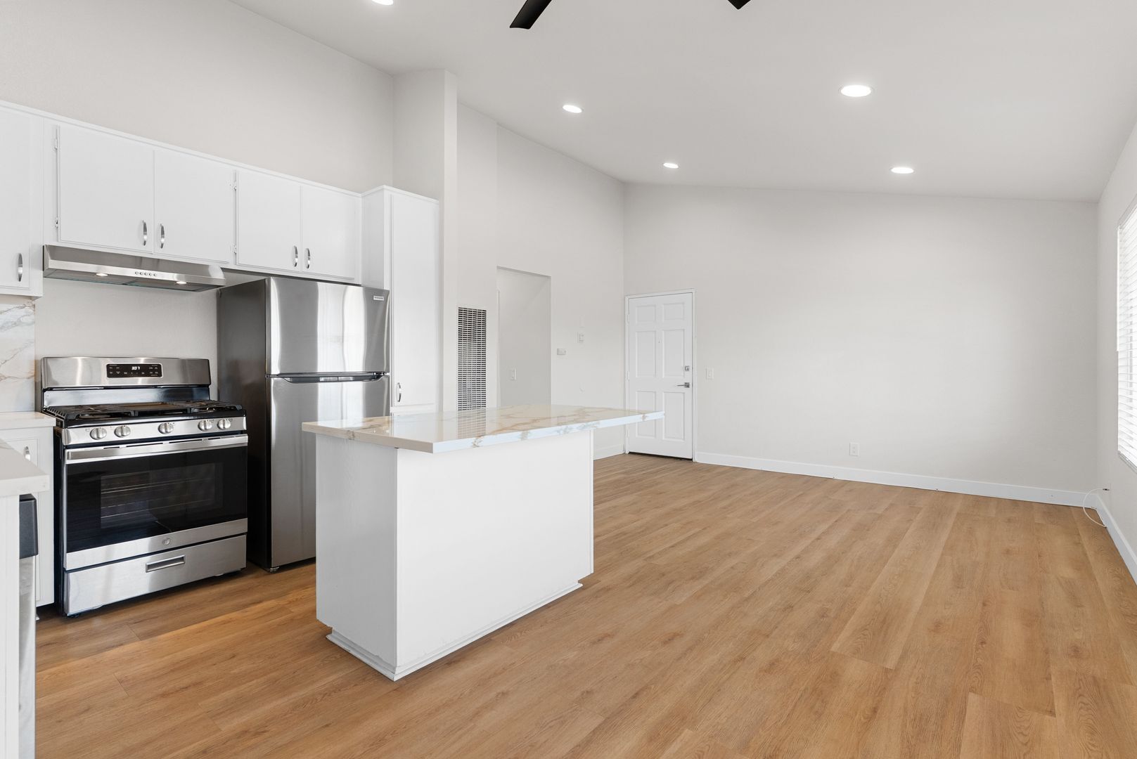 Building Photo - 1066 Coronado Ave