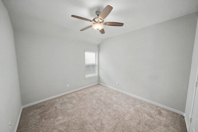 Building Photo - Beautiful Potranco Run Home with 3-Car Garage - Realtor Commission: $750