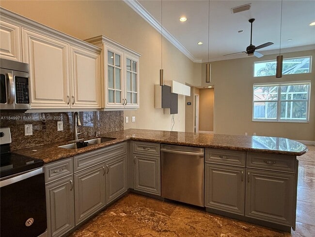 Building Photo - 807 Heritage Dr