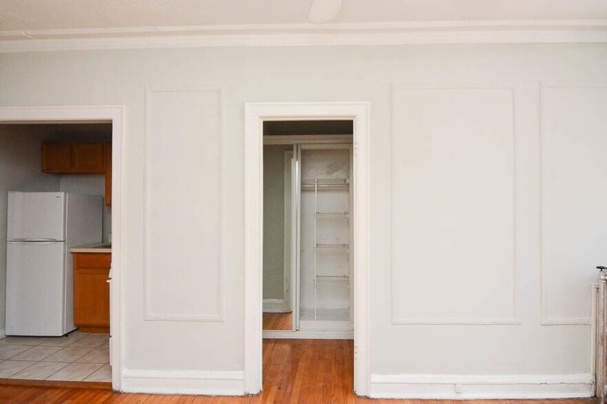 Building Photo - 1169 N Dearborn