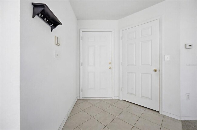 Building Photo - 5447 Vineland Rd