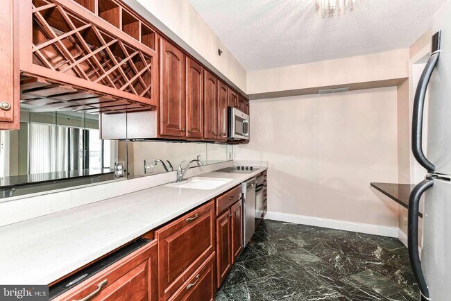 Building Photo - 1200 Crystal Dr