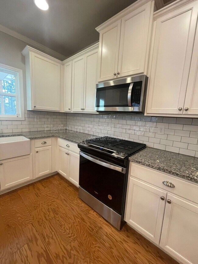 Building Photo - 8225 Crooked Crk Dr