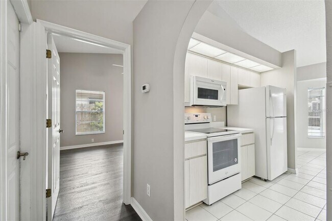 Building Photo - 3034 Ellington Way