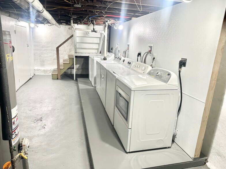 Building Photo - 67 Tremont Ave