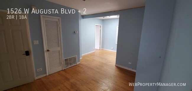 Building Photo - 1526 W Augusta Blvd