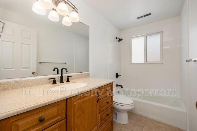Building Photo - 1065 S 80 E