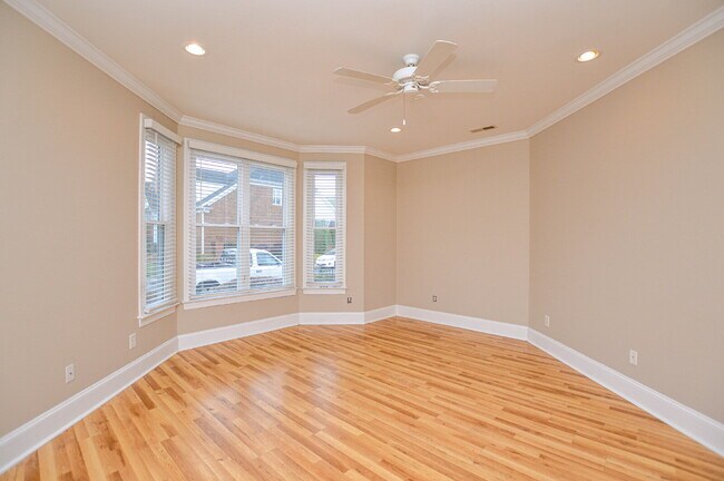 Building Photo - 986 Blakeley Walk