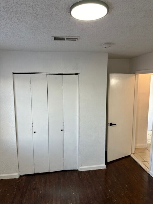 Building Photo - JP - Early