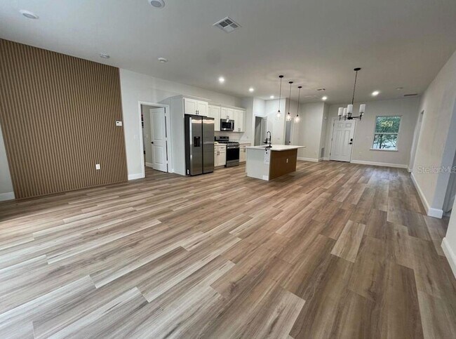 Building Photo - 3383 Loveland Blvd