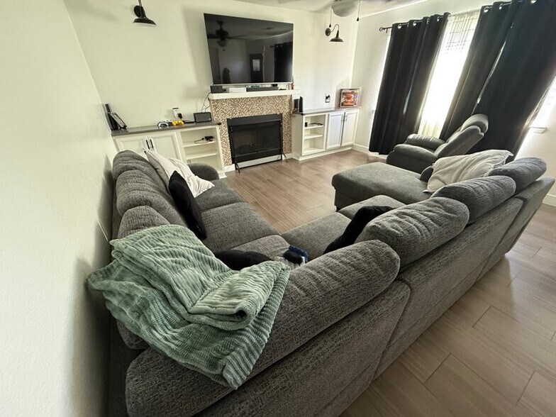 Building Photo - 3535 W Ave J15