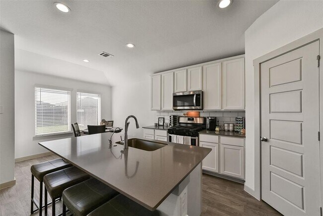 Building Photo - 7834 Golden Rubia Ln
