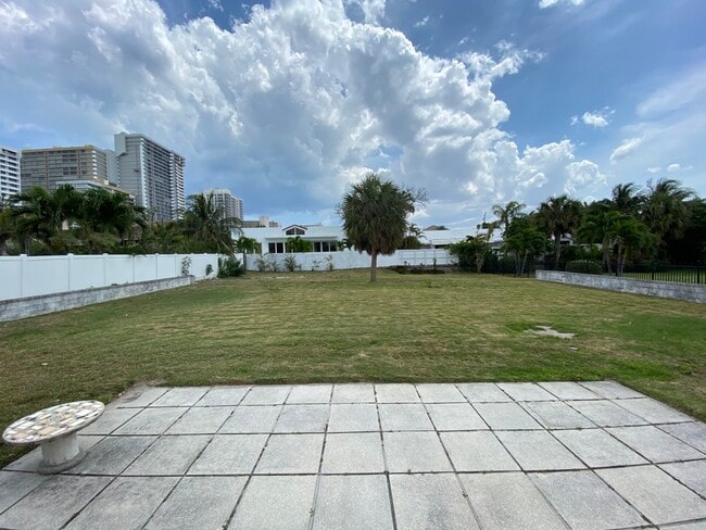 Building Photo - 228 Codrington Dr