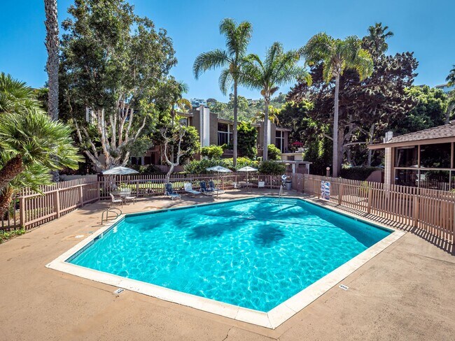 Building Photo - Fully Furnished Minutes from the Beach Newly Remodeled 2 Bedroom Move in Ready!