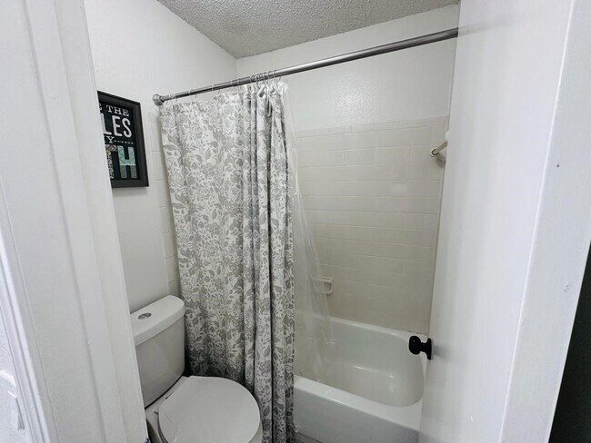 Building Photo - 2750 Holly Hall St