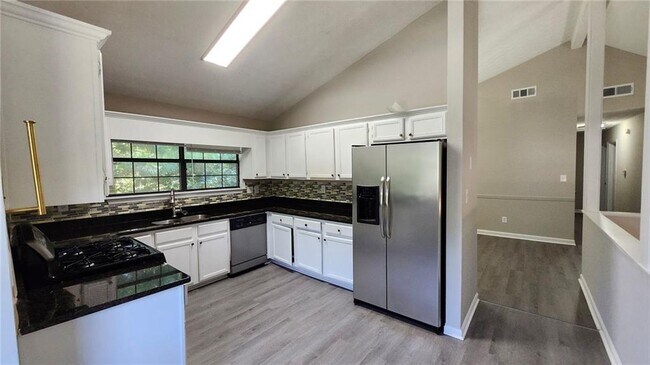 Building Photo - 3724 Spring Garden Ln