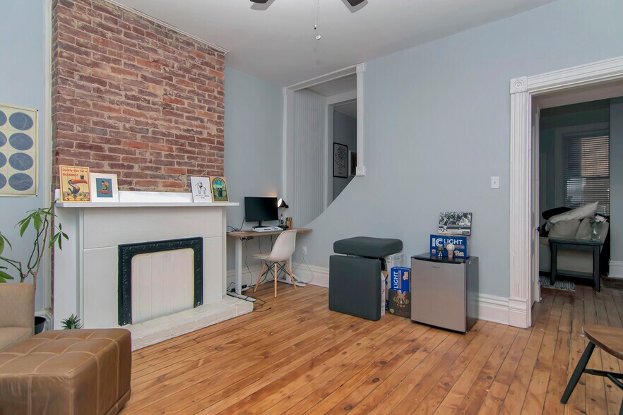 Building Photo - 452 42nd St