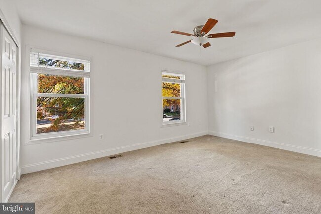 Building Photo - 8914 Shamrock Ct