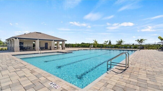 Building Photo - 1543 Jessica Blvd