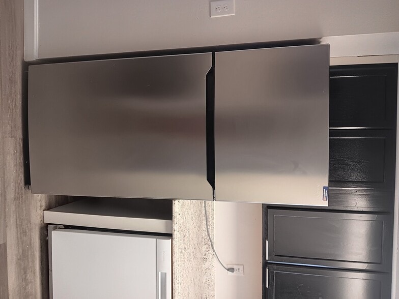 Building Photo - 2541 Myrtle Ave