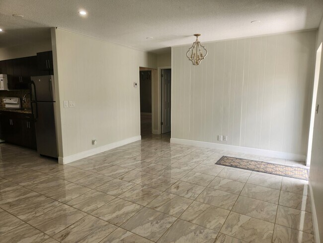 Building Photo - 452 Martin Ave