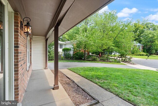 Building Photo - 8902 Huxley Ct