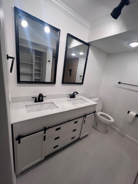Building Photo - 282 Boca Ciega Point Blvd N