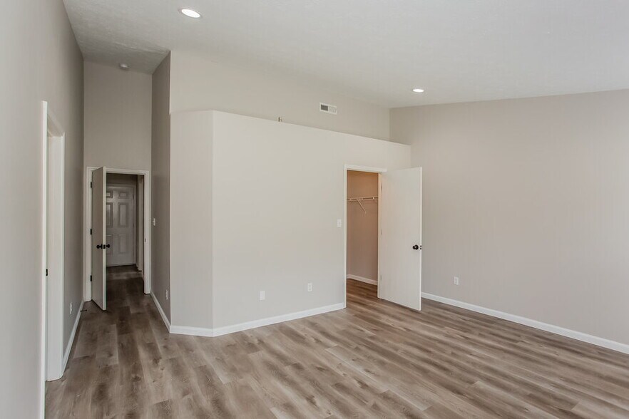 Building Photo - 16901 Peach Ln