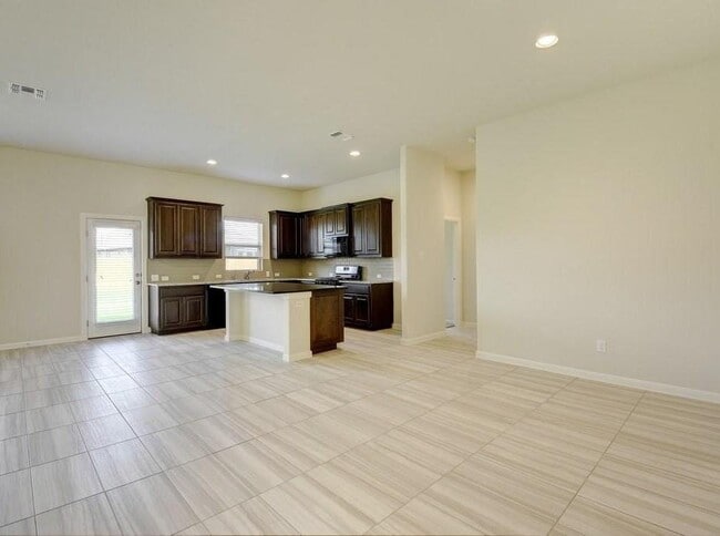 Building Photo - 108 Swift Water Loop