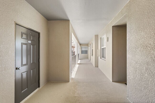 Building Photo - ** HERITAGE BAY ** 2 BED / 2 BATH - CONDO ...