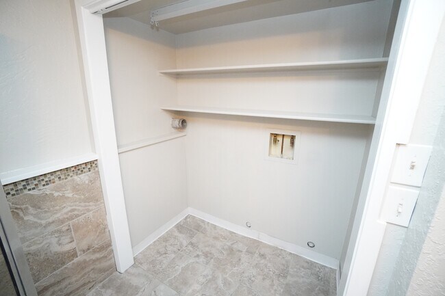 Building Photo - 698 Berwick Dr