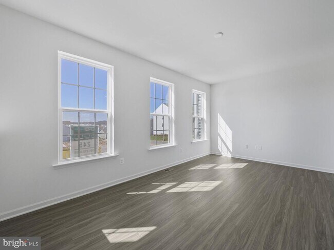Building Photo - 96 Stafford Pl