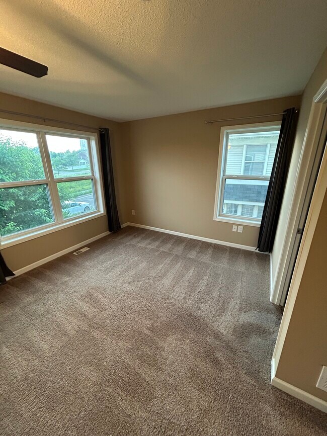 Building Photo - 1010 Van White Memorial Blvd