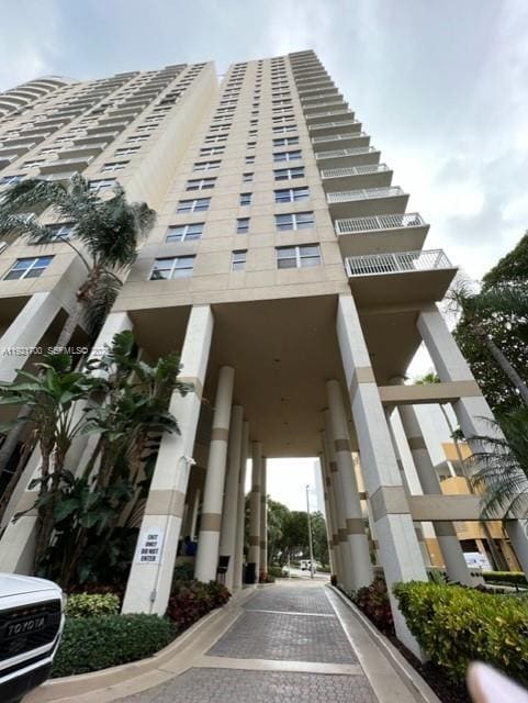 Building Photo - 770 Claughton Island Dr