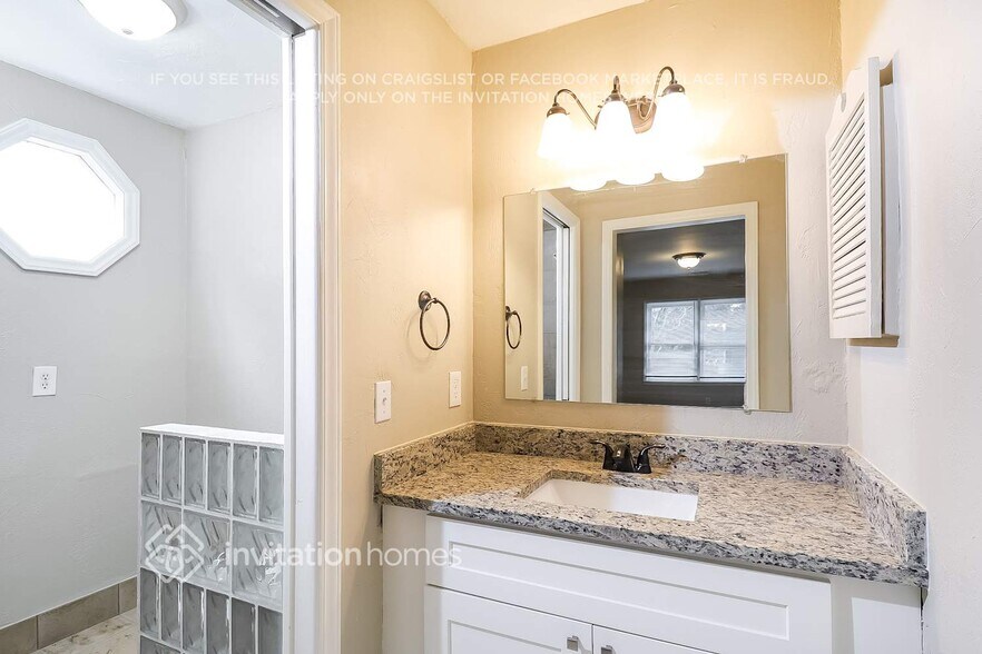 Building Photo - 10601 Bryony Ct