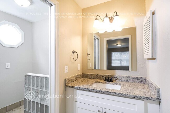 Building Photo - 10601 Bryony Ct