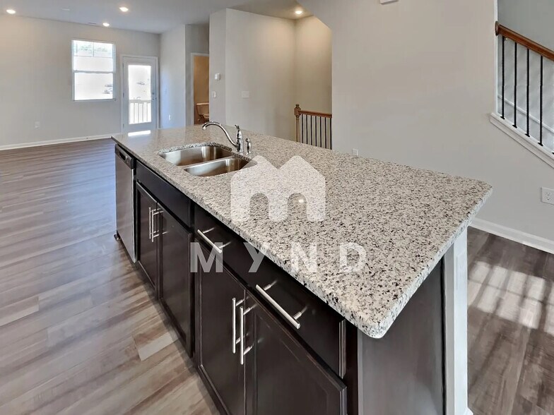 Building Photo - Room in Townhome on Sweet Lilac Wy
