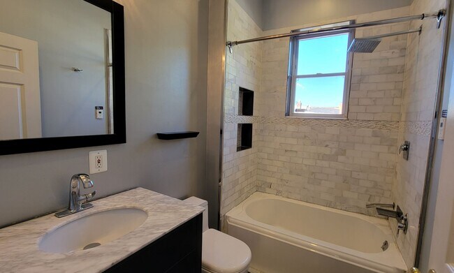 Building Photo - Manor Place