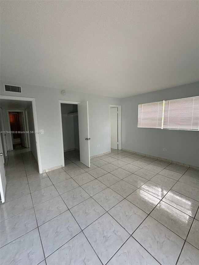 Building Photo - 8101 SW 73rd Ave