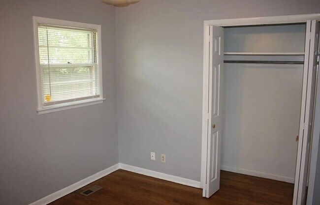 Building Photo - 318 Jack Coleman Dr NW
