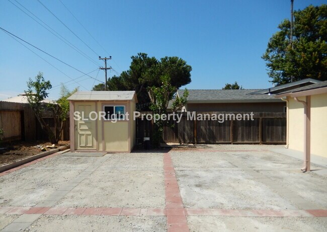 Building Photo - AVAILABLE OCTOBER - San Luis Obispo 3 Bedroom 1.5 Bathroom Home