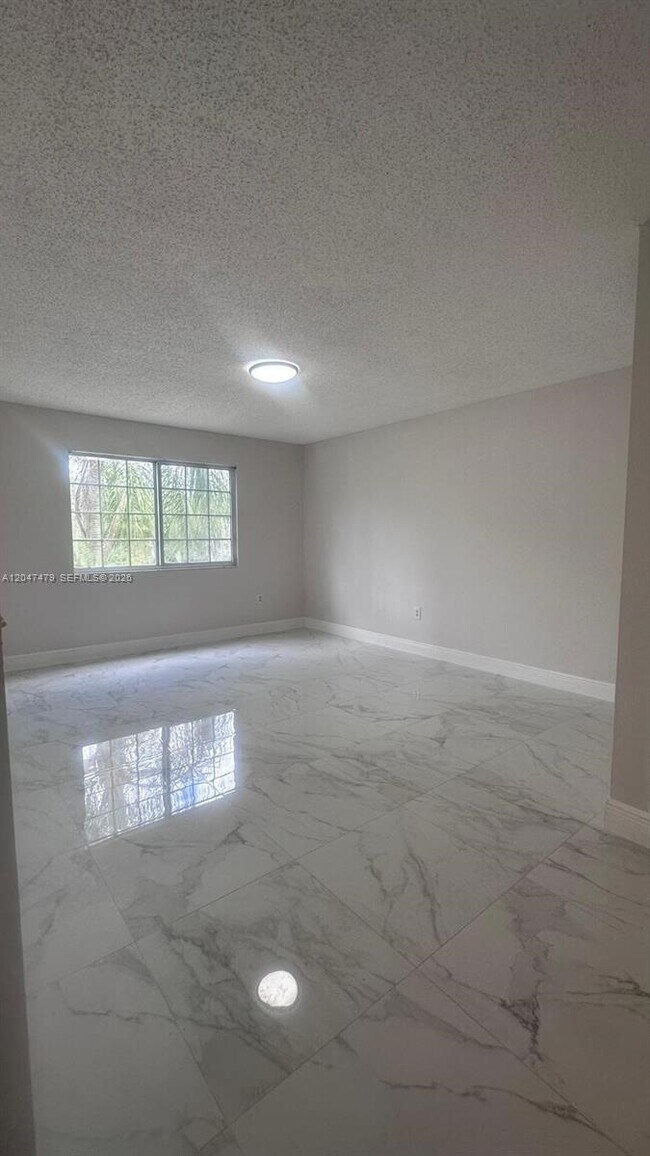 Building Photo - 5011 Wiles Rd