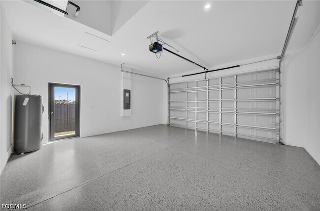 Building Photo - 3423 NE 13th Ave