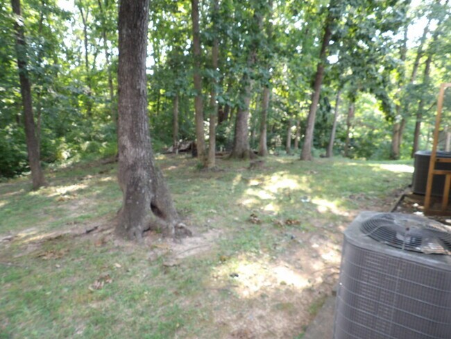 Building Photo - 244 Meadowview Dr