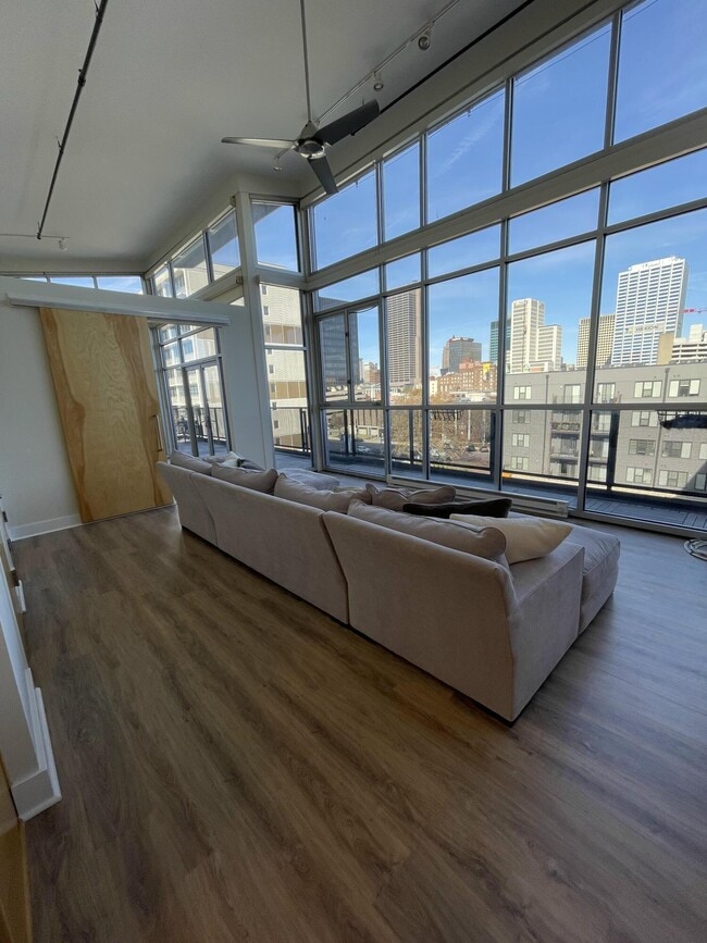 Building Photo - 199 S 5th St