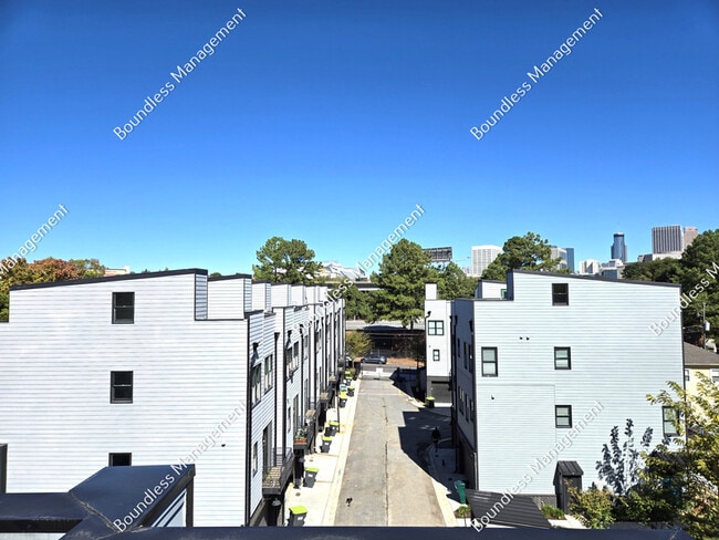 Building Photo - 340 Eugenia St SW