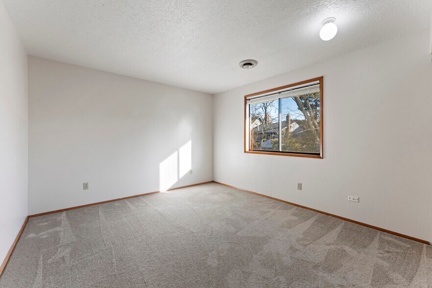 Building Photo - 7050 SW 174th Ave