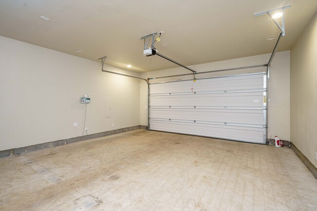 Building Photo - Desirable Camas Location - Hills at Round ...